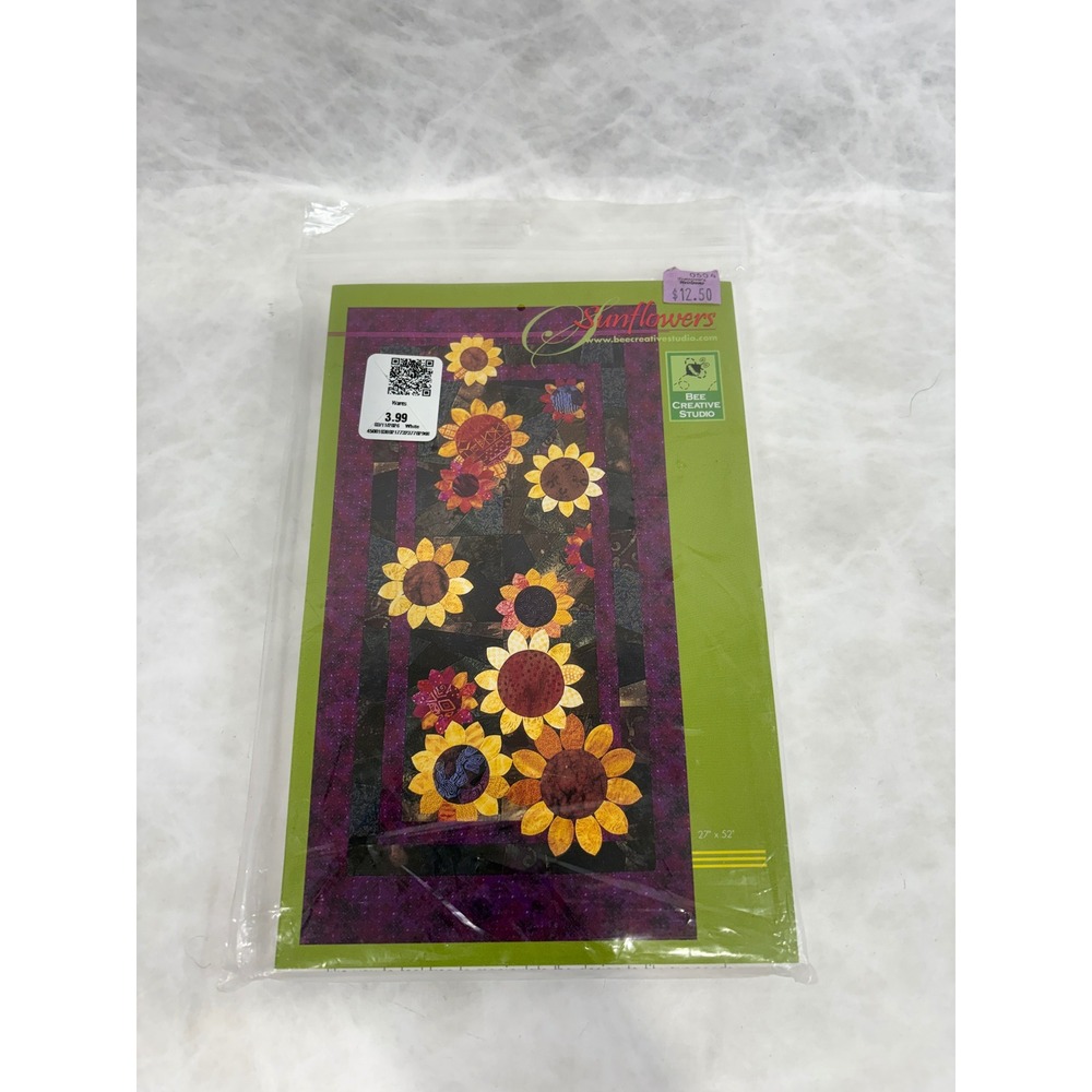 Bee Creative Studio Sunflowers Quilt Pattern A1036 Nancy Halvorsen 27x52